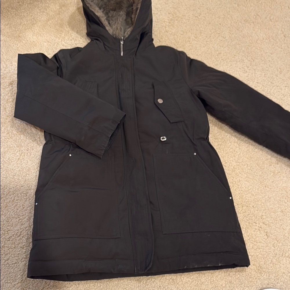 Black Puffer Coat with Hood and Durable Fabric